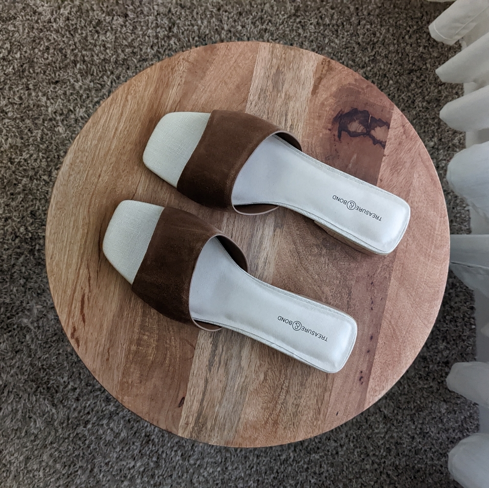 NWT beige mules block heel